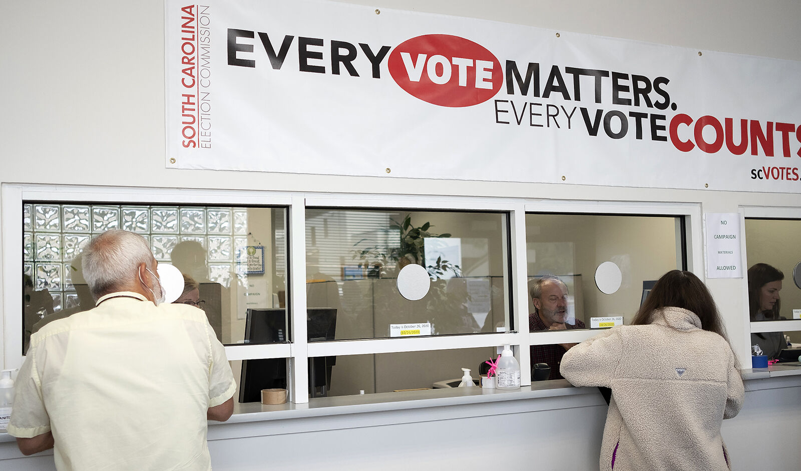 1027 early vote_JM08.JPG
